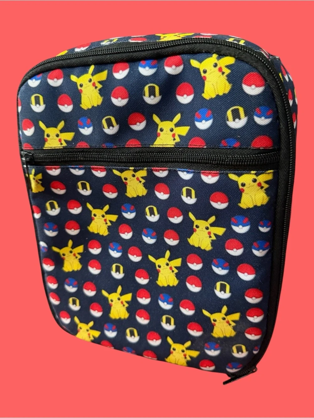 Pokémon Pikachu and Pokéball Insulated Lunch Bag / Utility Case.